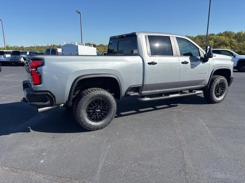 2025 Chevrolet Silverado 2500 4WD Crew Cab Standard Bed ZR2