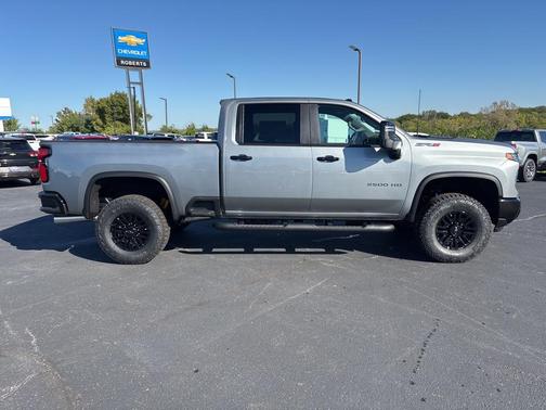 2025 Chevrolet Silverado 2500 4WD Crew Cab Standard Bed ZR2