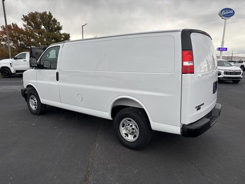 2025 Chevrolet Express 2500 RWD 2500 Regular Wheelbase WT