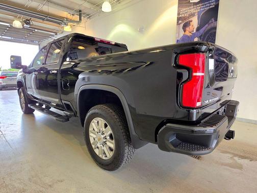 Black 2024 Chevrolet Silverado 2500 High Country