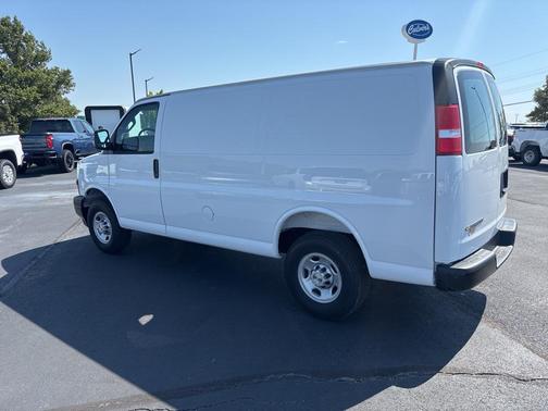 2025 Chevrolet Express 2500 RWD 2500 Regular Wheelbase WT