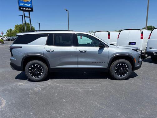 Sterling Gray Metallic 2026 Chevrolet Traverse AWD Z71