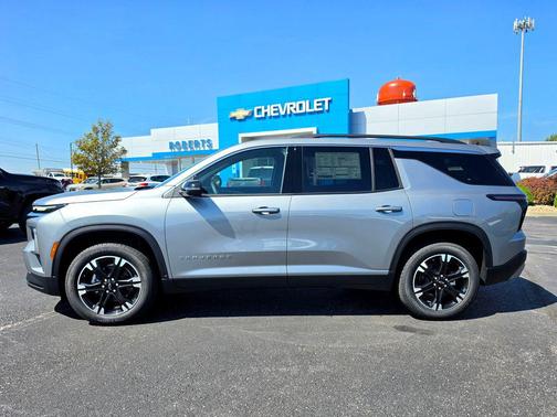 Sterling Gray Metallic 2027 Chevrolet Traverse LT