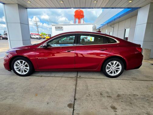 Cajun Red Tintcoat 2018 Chevrolet Malibu LT