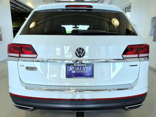 Pure White 2023 Volkswagen Atlas 2.0T SE