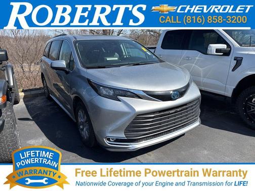 2024 Toyota Sienna XLE