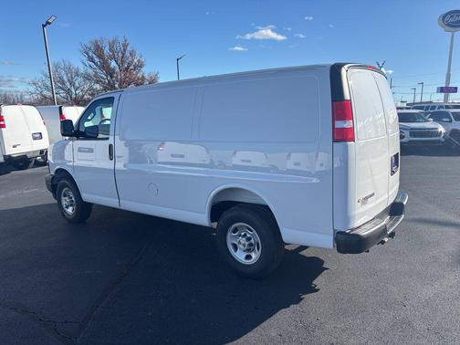 2025 Chevrolet Express 2500 RWD 2500 Regular Wheelbase WT