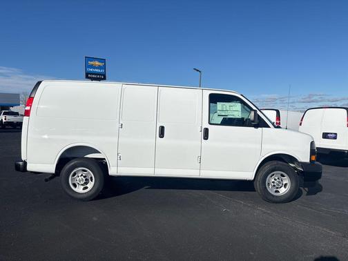 2025 Chevrolet Express 2500 RWD 2500 Regular Wheelbase WT