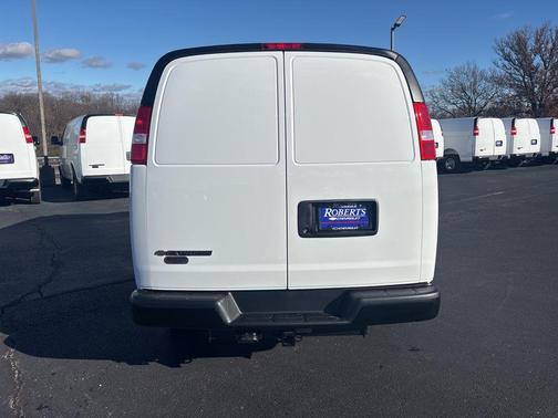 2025 Chevrolet Express 2500 RWD 2500 Regular Wheelbase WT
