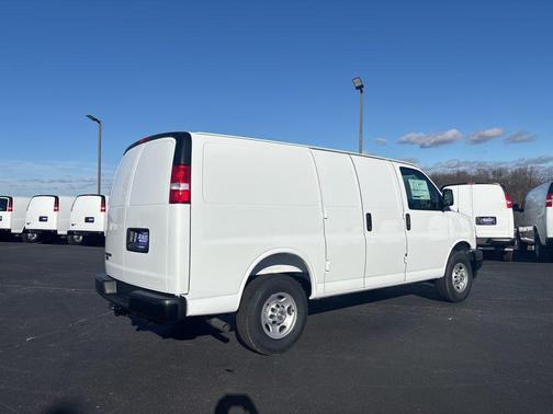 2025 Chevrolet Express 2500 RWD 2500 Regular Wheelbase WT