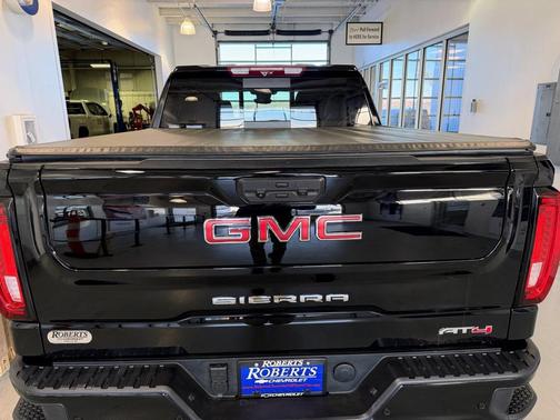 2025 GMC Sierra 1500 AT4