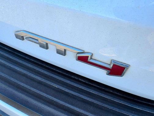Summit White 2021 GMC Yukon XL 4WD AT4