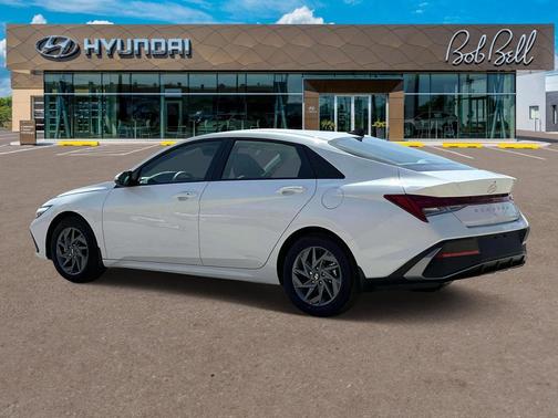 2025 Hyundai ELANTRA HEV SEL Sport