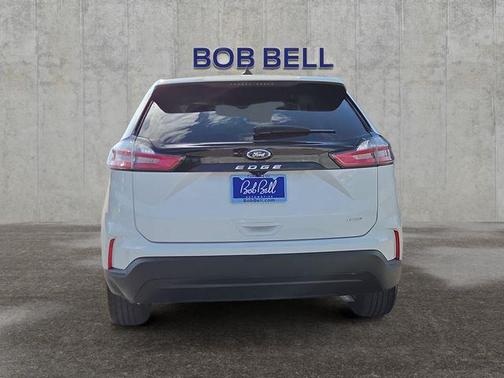 Oxford White 2022 Ford Edge SE