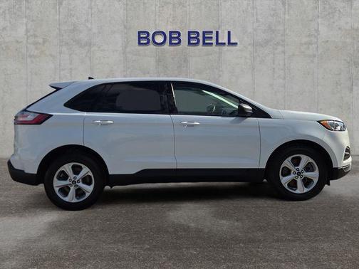 Oxford White 2022 Ford Edge SE