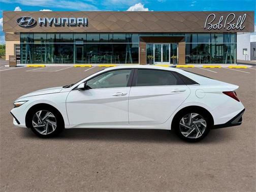 2025 Hyundai ELANTRA SEL