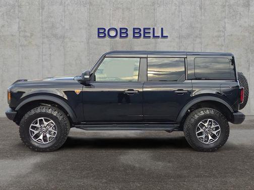 Shadow Black 2024 Ford Bronco Badlands