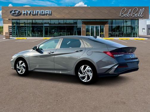 2025 Hyundai ELANTRA HEV SEL Sport