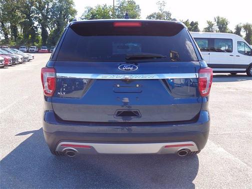Ruby Red Metallic Tinted Clearcoat 2017 Ford Explorer XLT