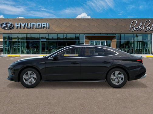Abyss Black 2026 Hyundai SONATA SE