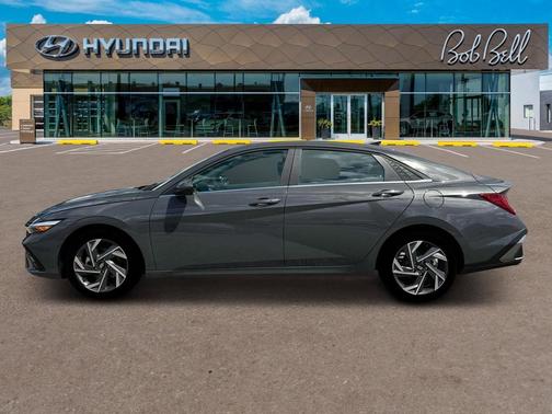 2025 Hyundai ELANTRA SEL