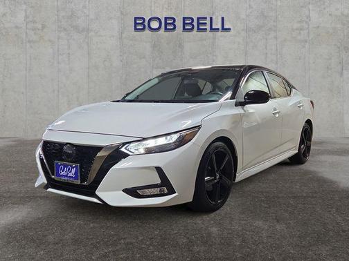 Aspen White Tricoat/Super Black 2023 Nissan Sentra SR