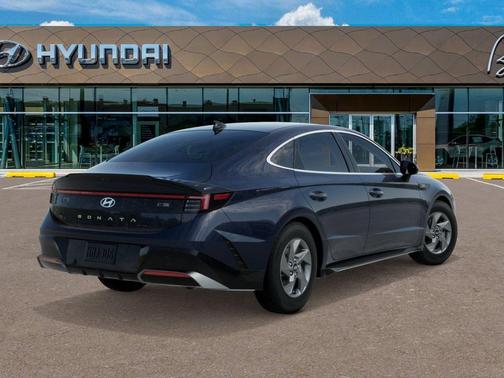 2025 Hyundai SONATA SE