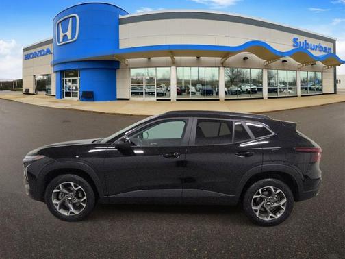 Mosaic Black Metallic 2025 Chevrolet Trax LT