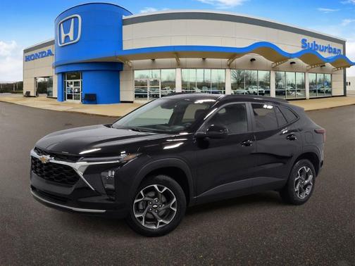 Mosaic Black Metallic 2025 Chevrolet Trax LT