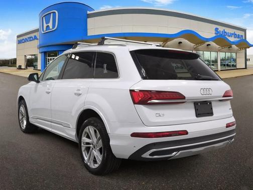 Glacier White Metallic 2023 Audi Q7 55 Prestige