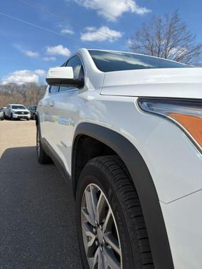 Summit White 2019 GMC Acadia SLE-2