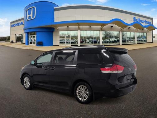 2013 Toyota Sienna XLE