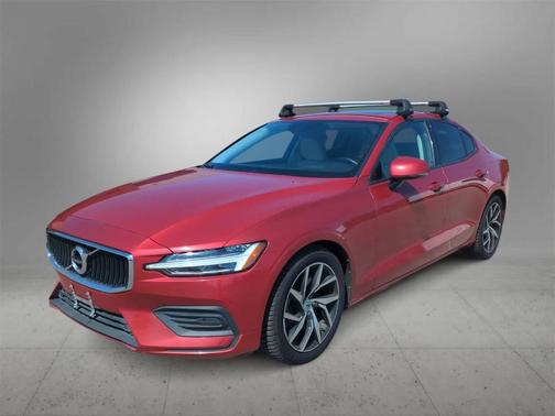 2020 Volvo S60 T6 Momentum