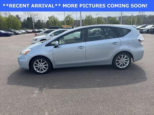 2013 Toyota Prius v Five