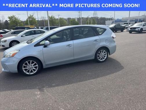 2013 Toyota Prius v Five