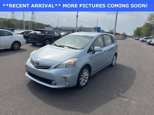 2013 Toyota Prius v Five
