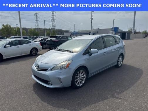 2013 Toyota Prius v Five