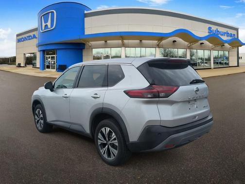 Brilliant Silver Metallic 2021 Nissan Rogue SV