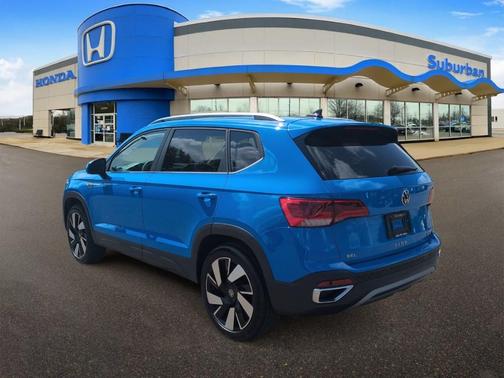 Cornflower Blue 2024 Volkswagen Taos 1.5T SEL