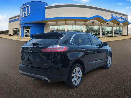 Agate Black Metallic 2022 Ford Edge Titanium