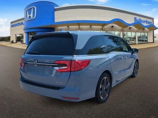 Sonic Gray Pearl 2023 Honda Odyssey Elite