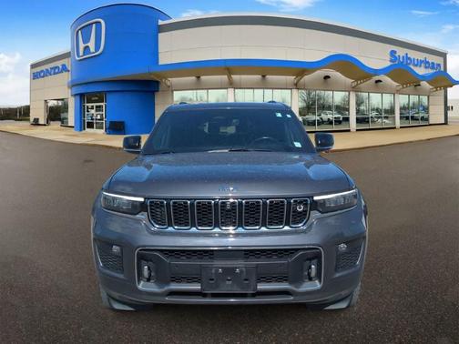 Metallic 2023 Jeep Grand Cherokee L Overland