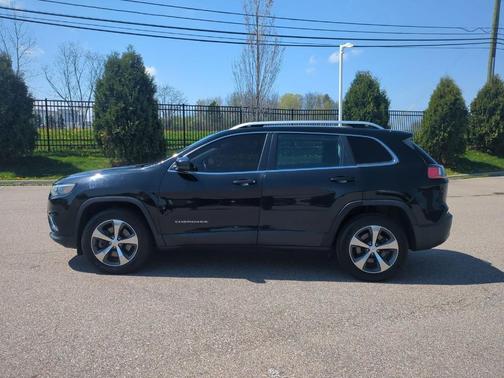 Diamond Black 2019 Jeep Cherokee Limited
