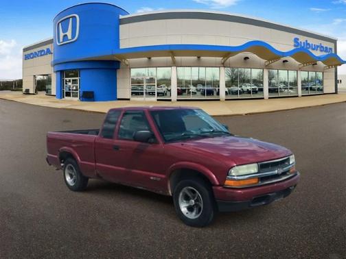 2002 Chevrolet S-10 LS