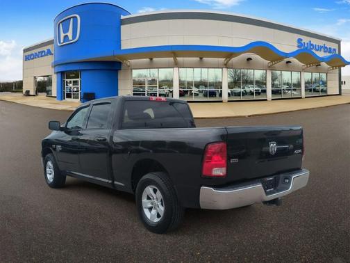 Diamond Black 2021 RAM 1500 Classic SLT