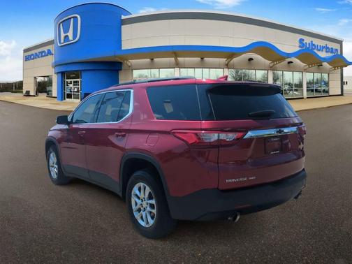 Cajun Red Tintcoat 2020 Chevrolet Traverse LT Cloth