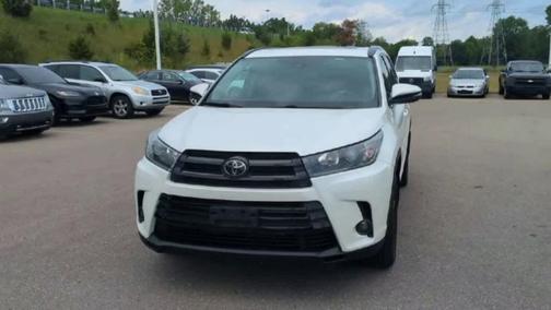 2019 Toyota Highlander SE