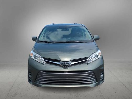 2020 Toyota Sienna XLE Premium