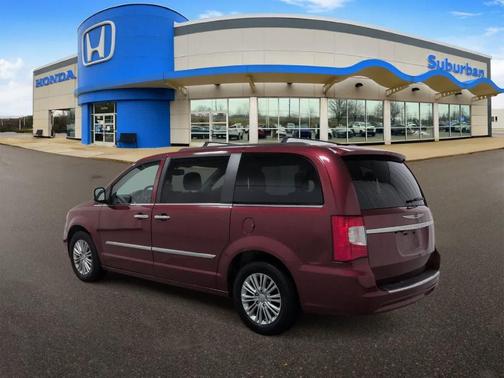 2015 Chrysler Town & Country Touring-L