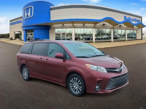 2018 Toyota Sienna XLE